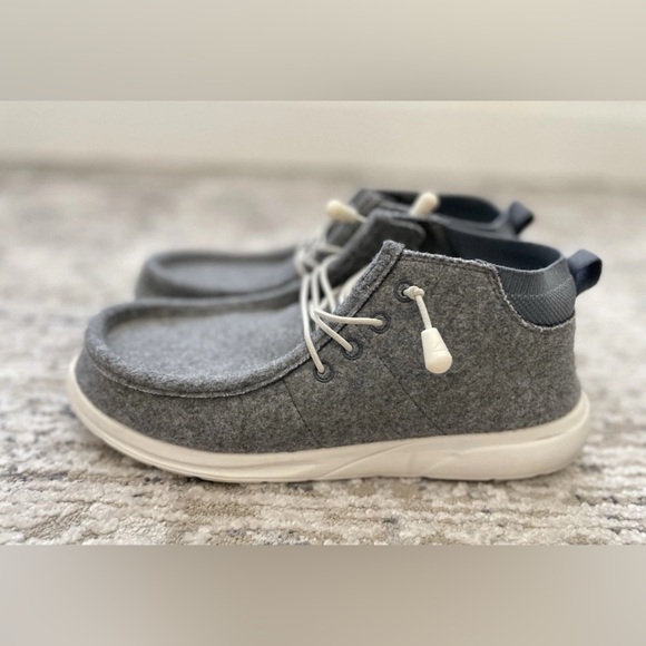 Reef Mens Cushion Coast Mid Shoe Gray Chukka Lightweight Sneaker - Picture 1 of 9